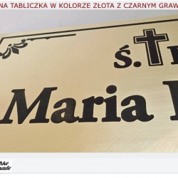 Jak wybrać elegancką tablicę na pomnik nagrobkowy?